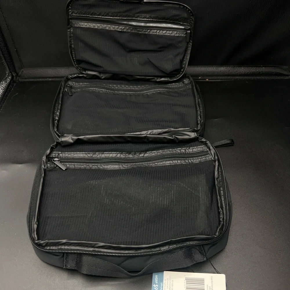Vera Bradley Quilted Black Hanging Travel Toiletry Bag